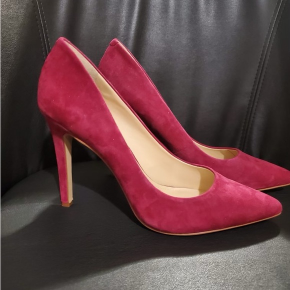 Vince Camuto suede 4 inch heels, Women’s 10/40 - Picture 3 of 5